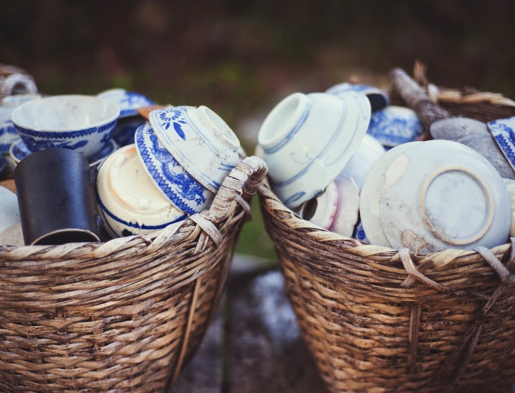 Ceramic dishes